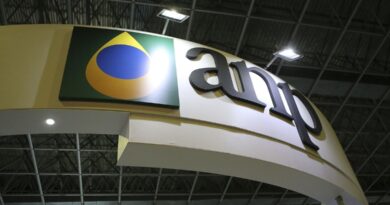 Governo repassa R$ 7,7 bilhões do pré-sal para estados e municípios Governo repassa R$ 7,7 bilhões do pré-sal para estados e municípios